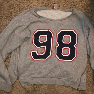 Hoodie with zips on the side